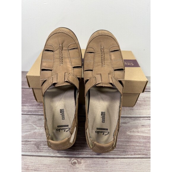 Clarks Slip On Shoes Women SZ 7.5M Tan Leather Comfort Flats Stretch - Picture 2 of 16